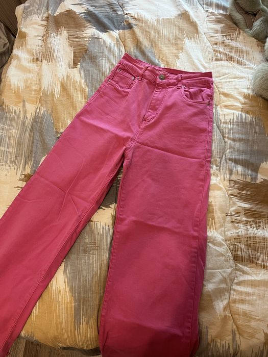 Дамски дънки с високо талия