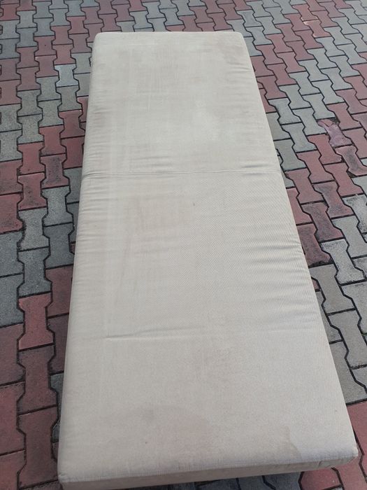 Vând pat de o persoană 200*80 cm