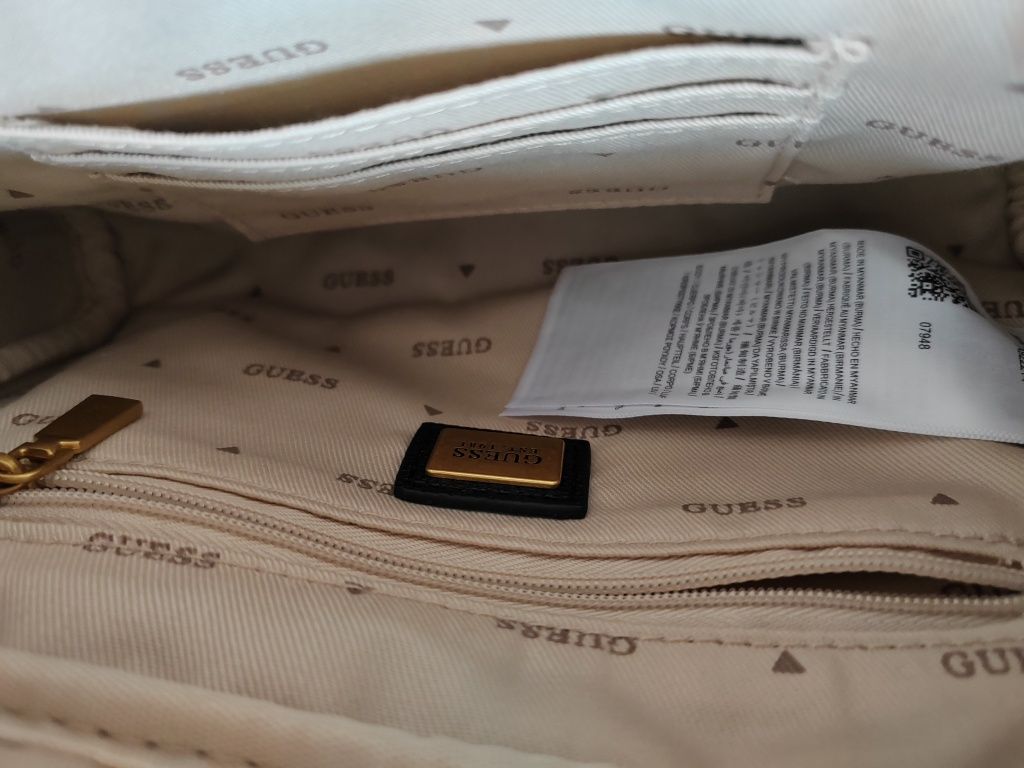 Нова guess оригинална чанта