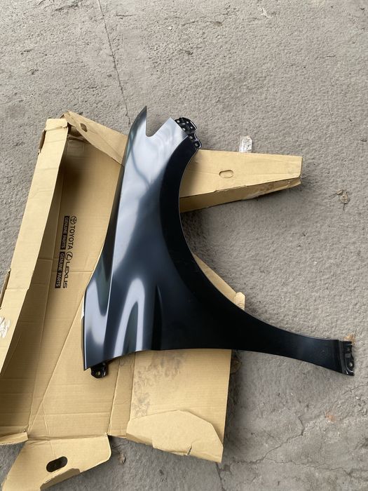 Крылья двери капот на Тойота Камри 70/75