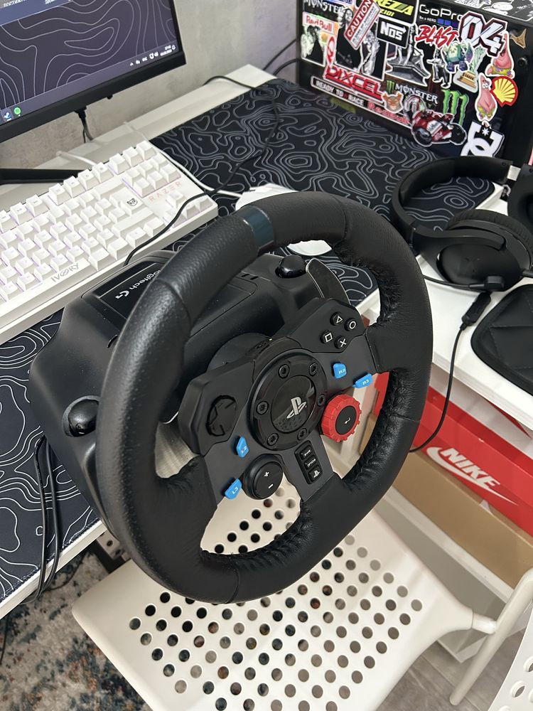 Продам руль Logitech G29