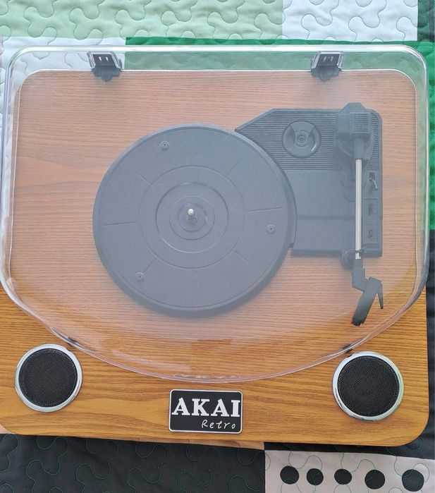 Грамофон. Модел: AKAI ATT-11BT като нов