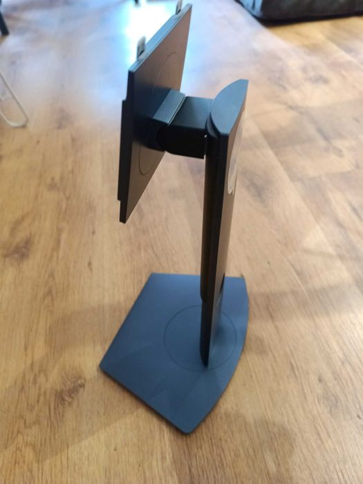 Стойка за Монитор Dell