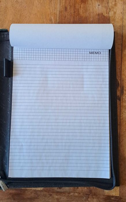 папка луксозна за документи черен с зелено с цип Марксман Marksman А4