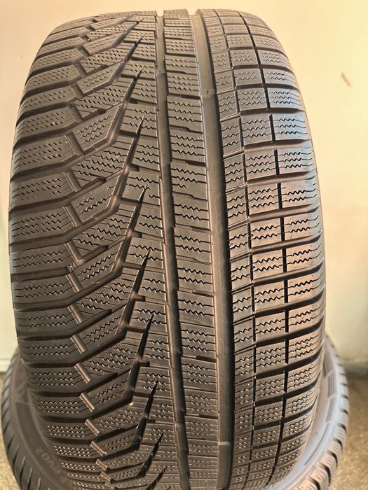Anvelope iarna 225/45/18 cu 245/40/18 Hankook