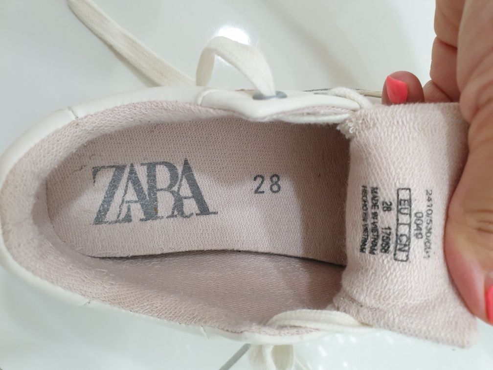 Детски обувки ZARA