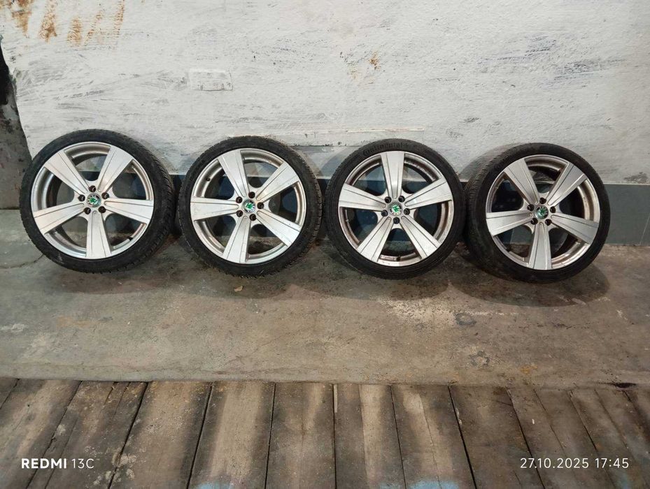 Гуми с джанти за лек автомобил 18ки.