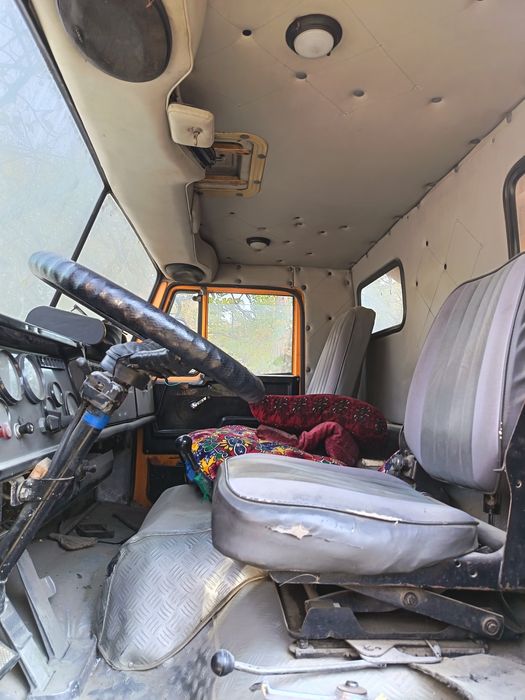 Kamaz sotiladi holati yaxshi