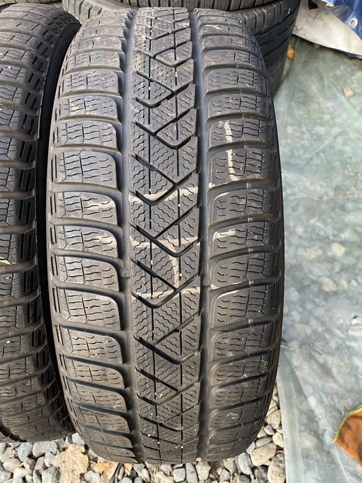 2 anvelope iarna 215/55/17 Pirelli