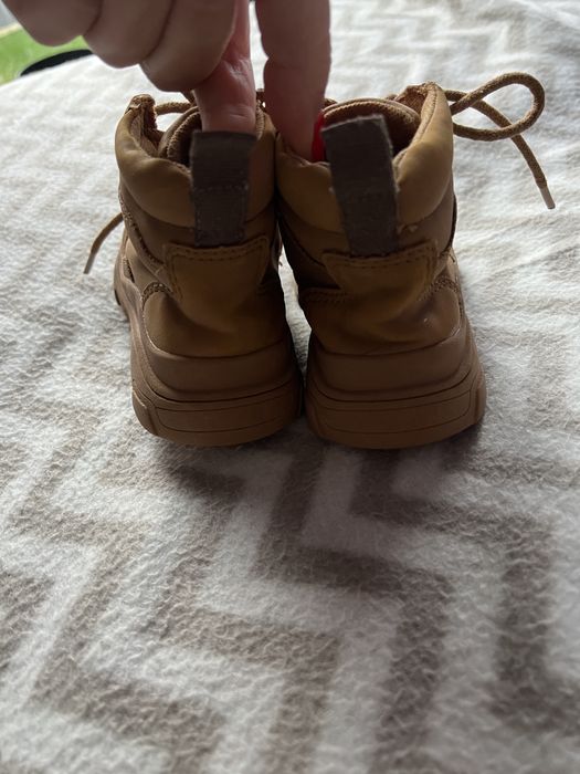 Vand bocanci ZARA , nr 23, 14,5 cm interior - 30 lei