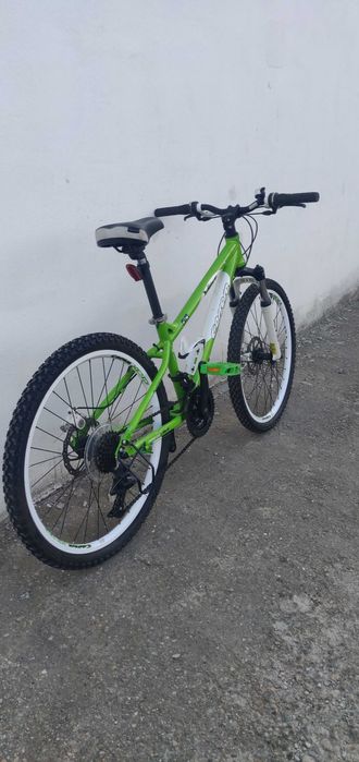 Bicicleta Mtb de copii cu roti de 24 inch frane pe disc