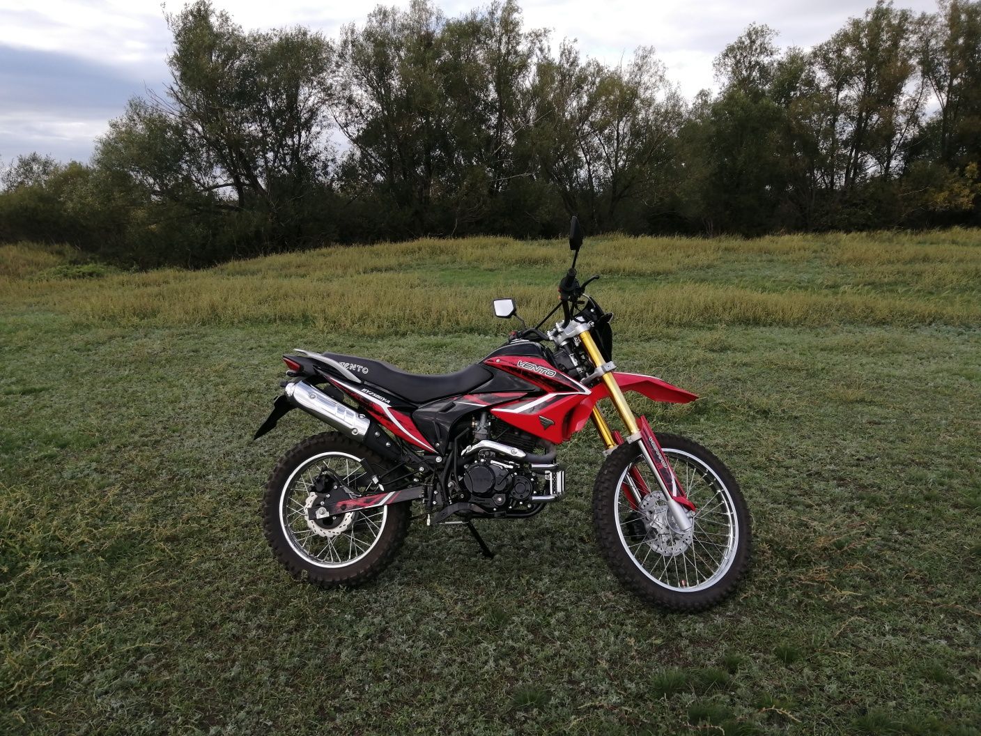 Продам мотоцикл Enduro Vento 250