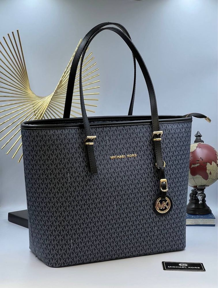 Geanta Michael Kors Noua !!! Dimensiuni 32/28 !!!