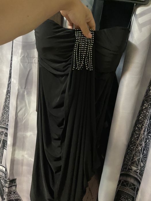 Rochie neagra cu spatele gol