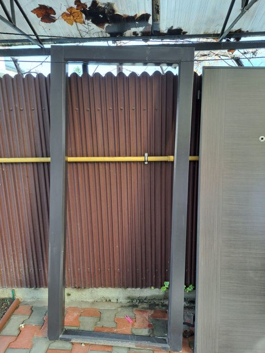 Ușă intrare apartament, ușa de exterior