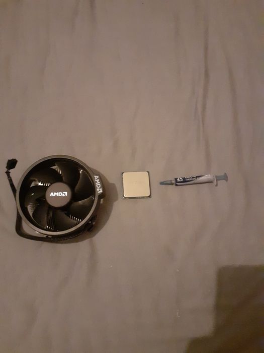 AMD Ryzen 5 1600 + Stock Cooler + Arctic MX-4 thermal paste