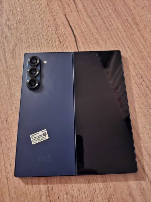 Vand samsung z fold 6 12gb ram 512gb stare foarte buna preț negociabil