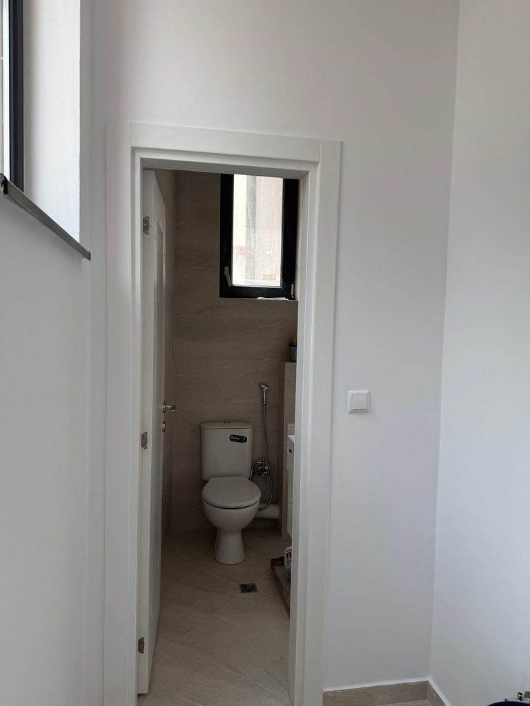 Дава се под наем Магазин в Търговище, Вароша - 100 кв.м за 663 € - Снимка #3