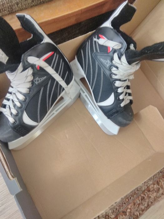 Коньки хоккейные