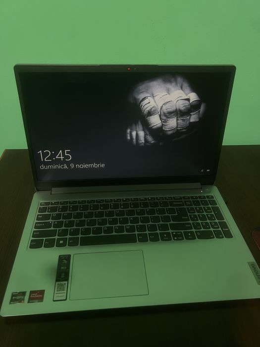 Vand Laptop Lenovo IdeaPad 1 15AMN7 + incarcator + mouse si mousepad