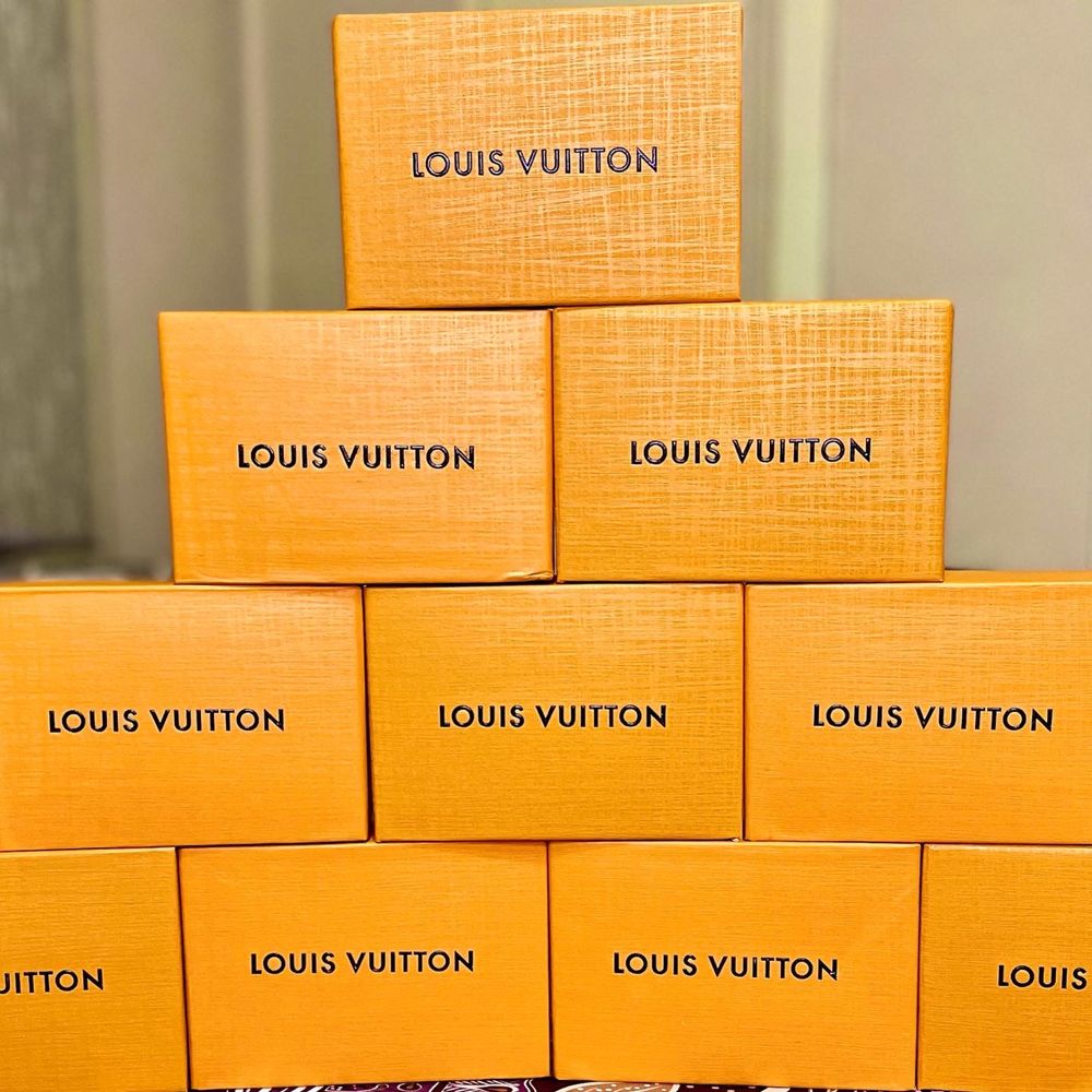 Продам подарочные коробки, коробочки с документами LV Louis Vuitton