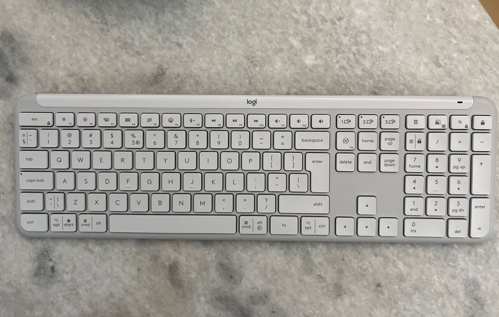 Logitech Signature Slim K950 безжична клавиатура