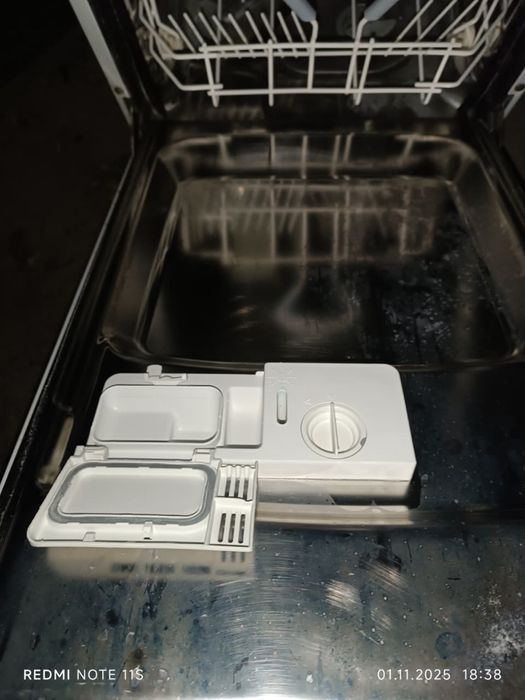 Продам посудомоечную машину