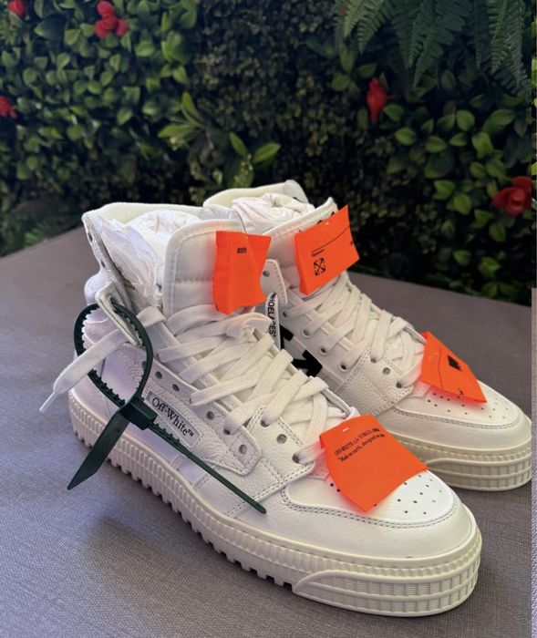 adidasi off white court 3.0
