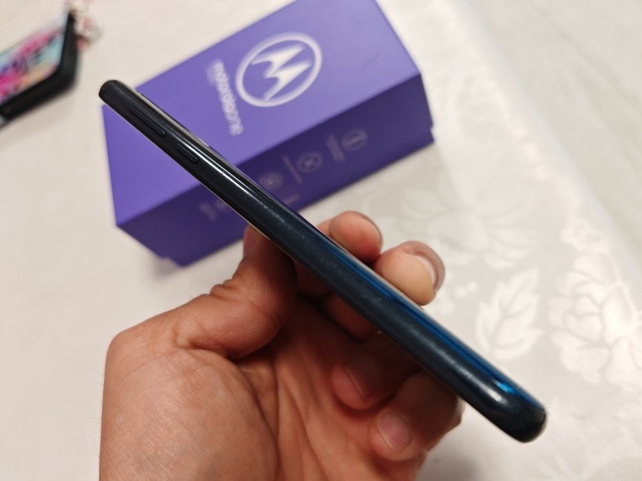 Motorola One Macro  4/64 GB - отличен!