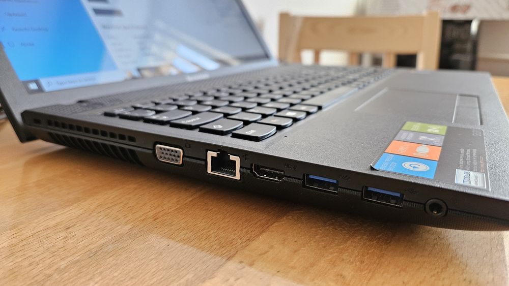 Laptop Lenovo Model G500