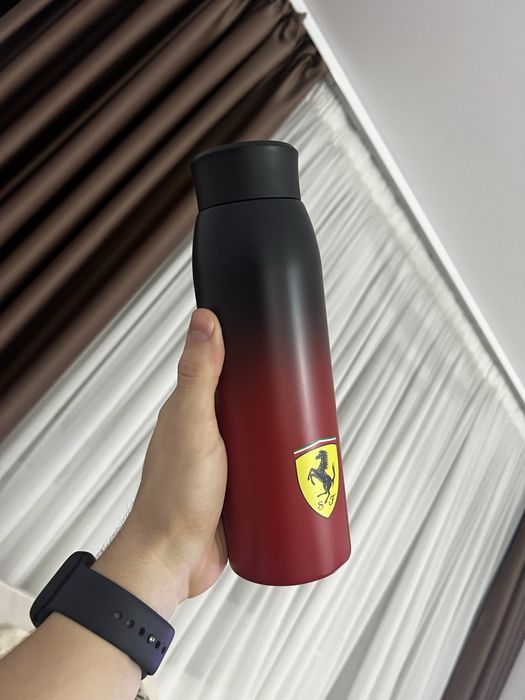 Termos Ferrari Nou