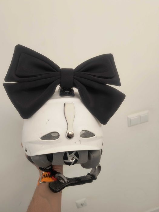 Продавам ски каска