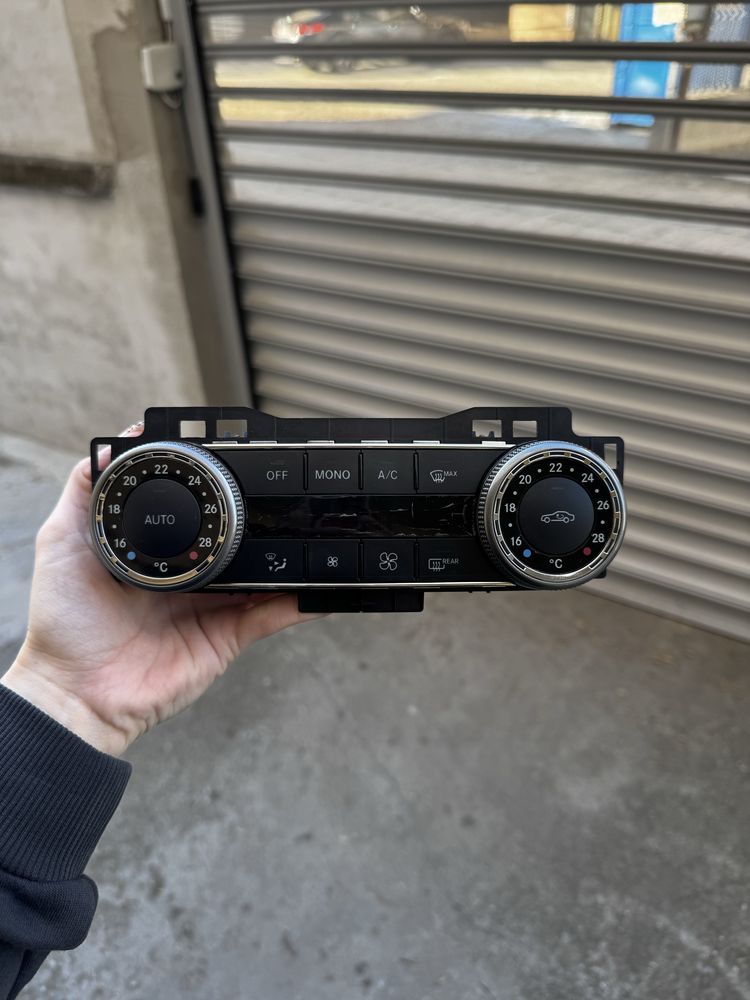 Оригинален панел за климатроник w204