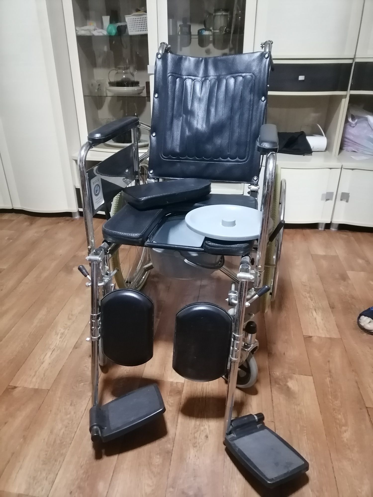 Продам инвалидную каляску.