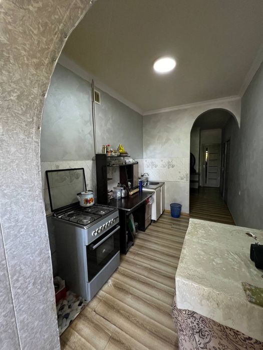 Чирчик 3 микро район 2 х 77 серия 30.500$ Паспорт ва бош толов Иротека