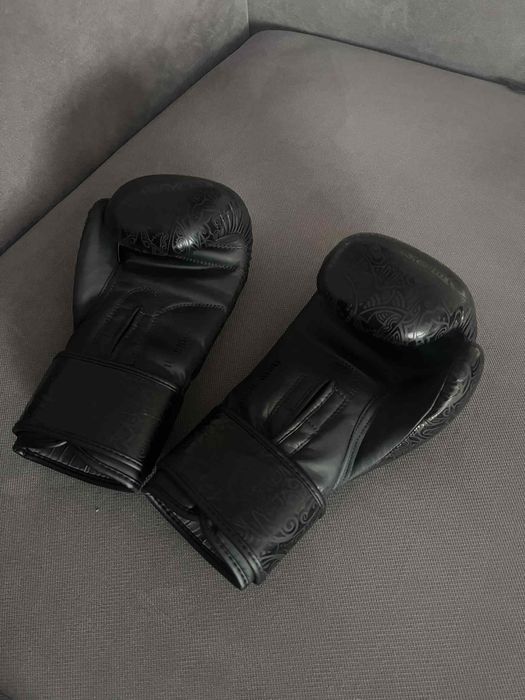 Боксови ръкавици LEONE