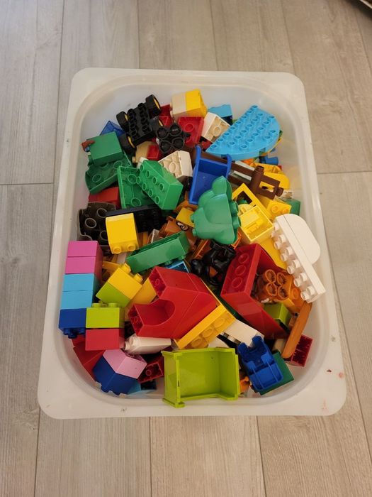 Продам контейнер Лего Дупло