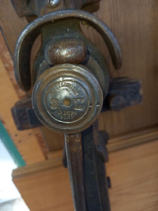 Menghina foarte veche