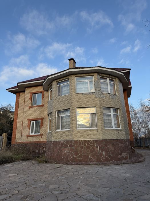 Сдам коттедж в центре Борового
