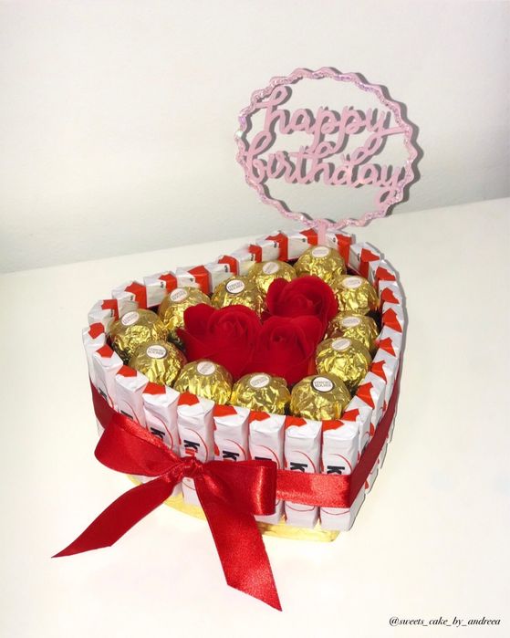 Aranjament dulciuri și trandafiri de săpun