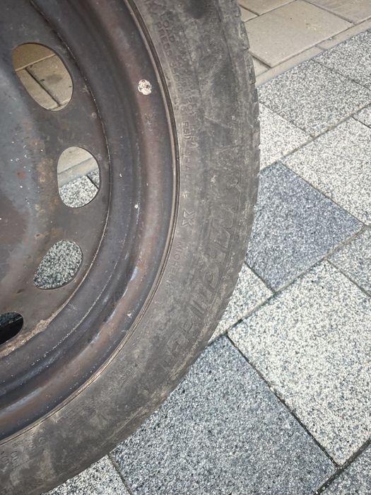 Vand 2 cauciucuri cu jannte de tabla 195\55/16