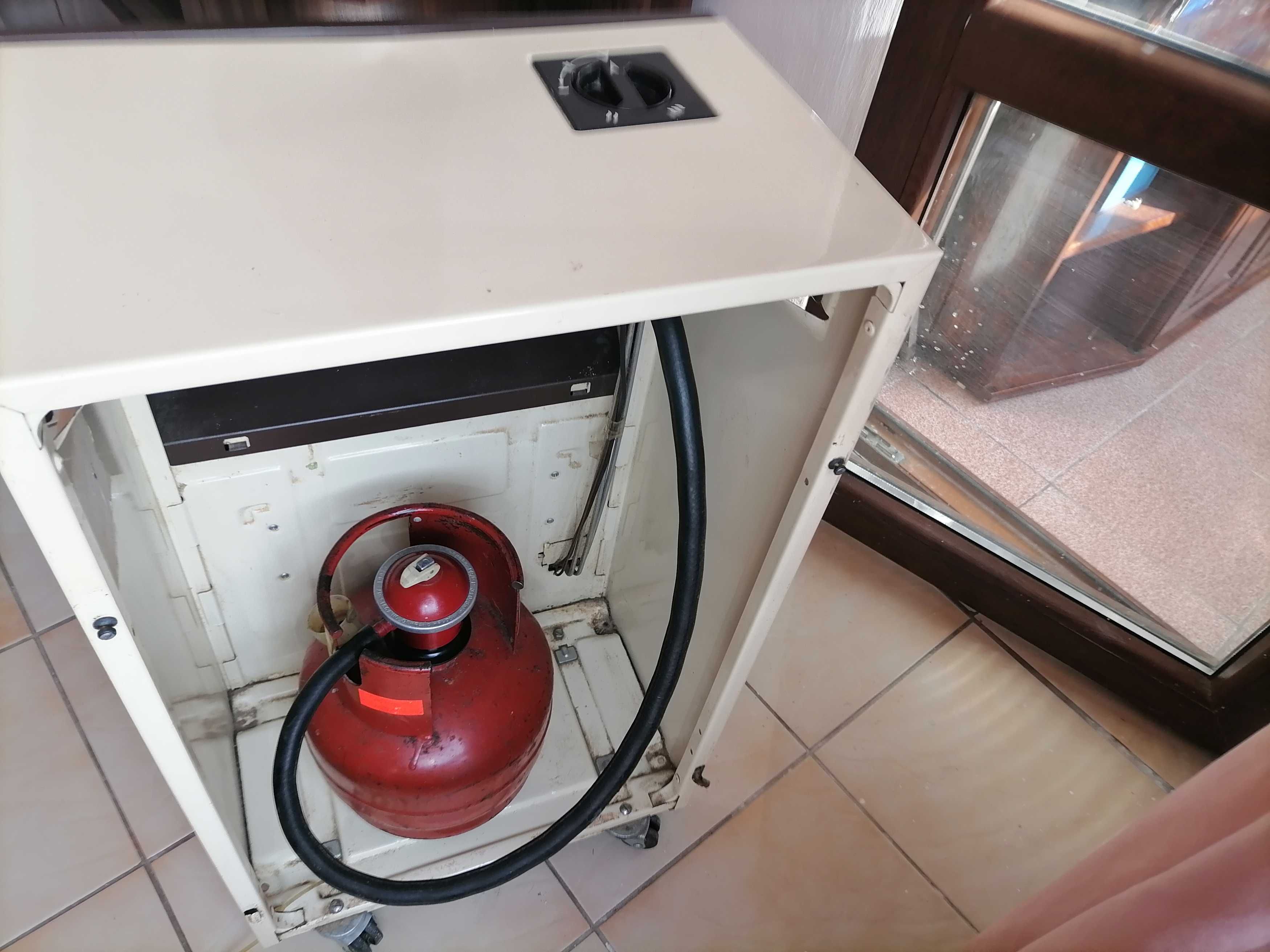 Продавам газова. Печка отоплителна печка
