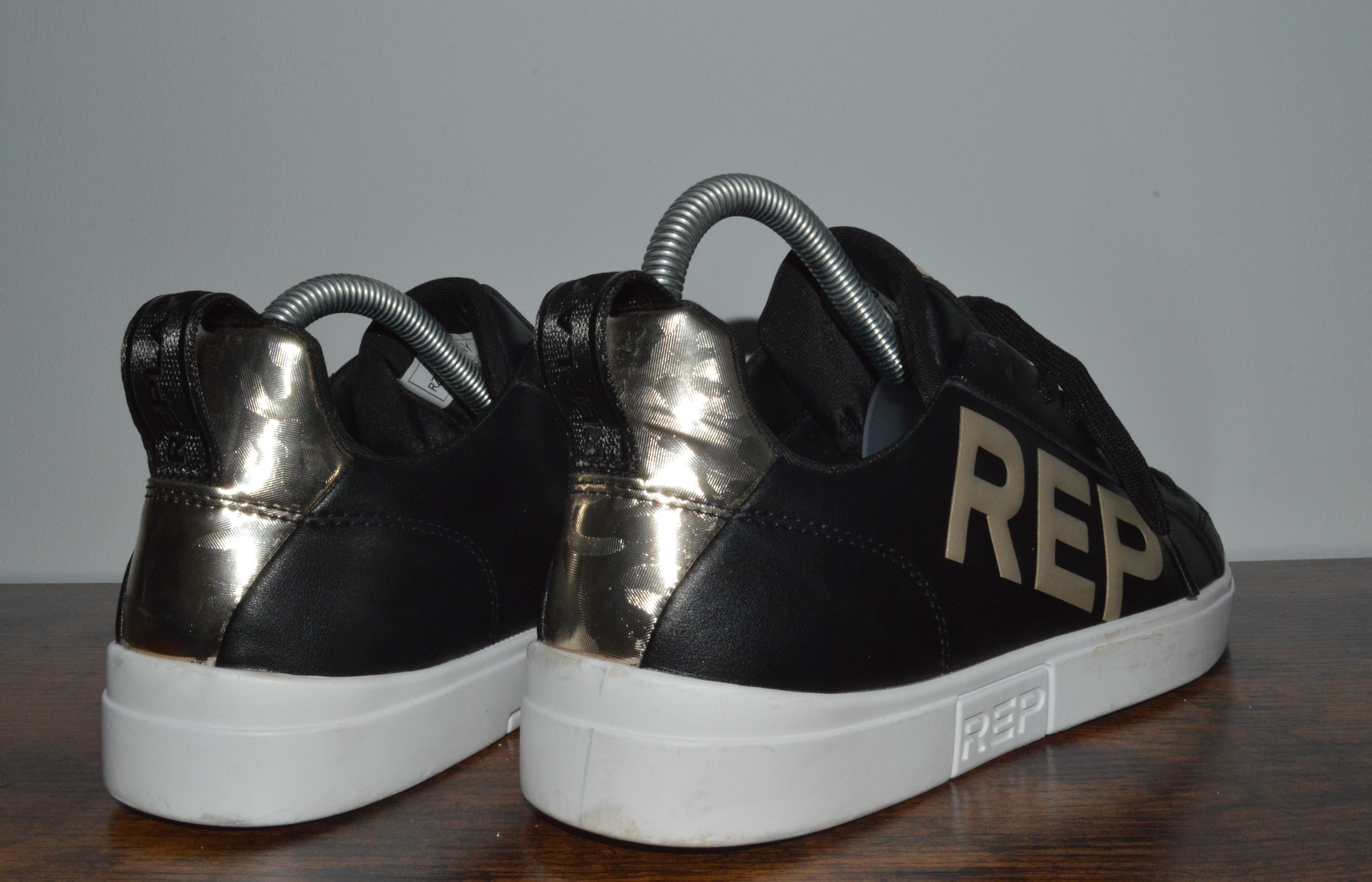 Sneakers Replay, 39