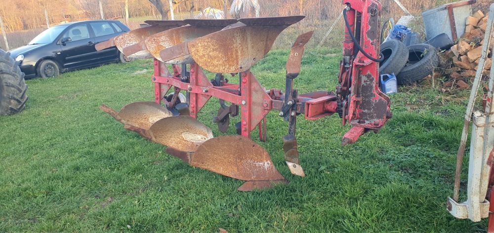 Plug Ventzki 3 brazde reversibil hidraulic| compatibil UTB650