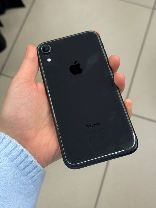 Продам iPhone XR