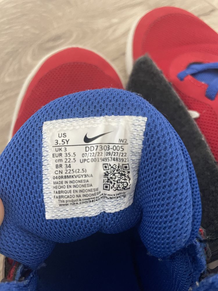 Adidasi Nike nr 34