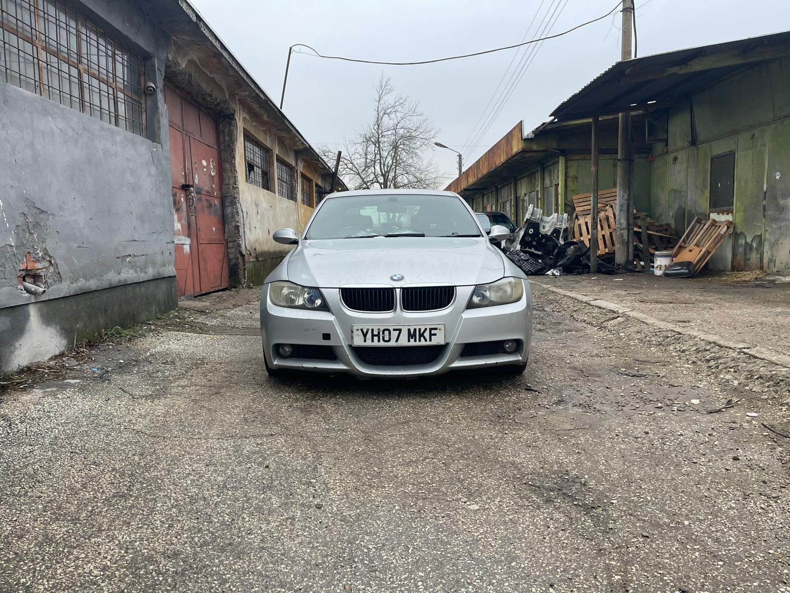 БМВ E90 2.0д 163 М-пакет преди фейс на части