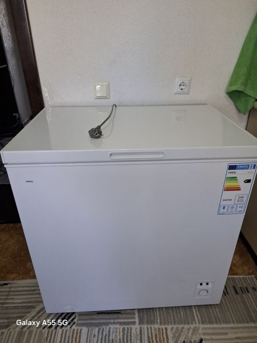 Продам морозильник 200л