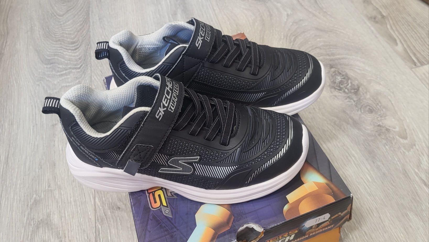 Маратонки Skechers водоустойчиви
