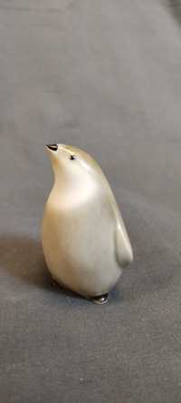 Фарфоровая статуэтка маленький пингвинчик лфз
